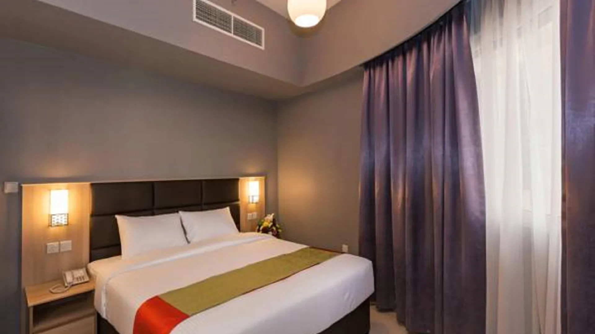 דובאי Florida Square Hotel