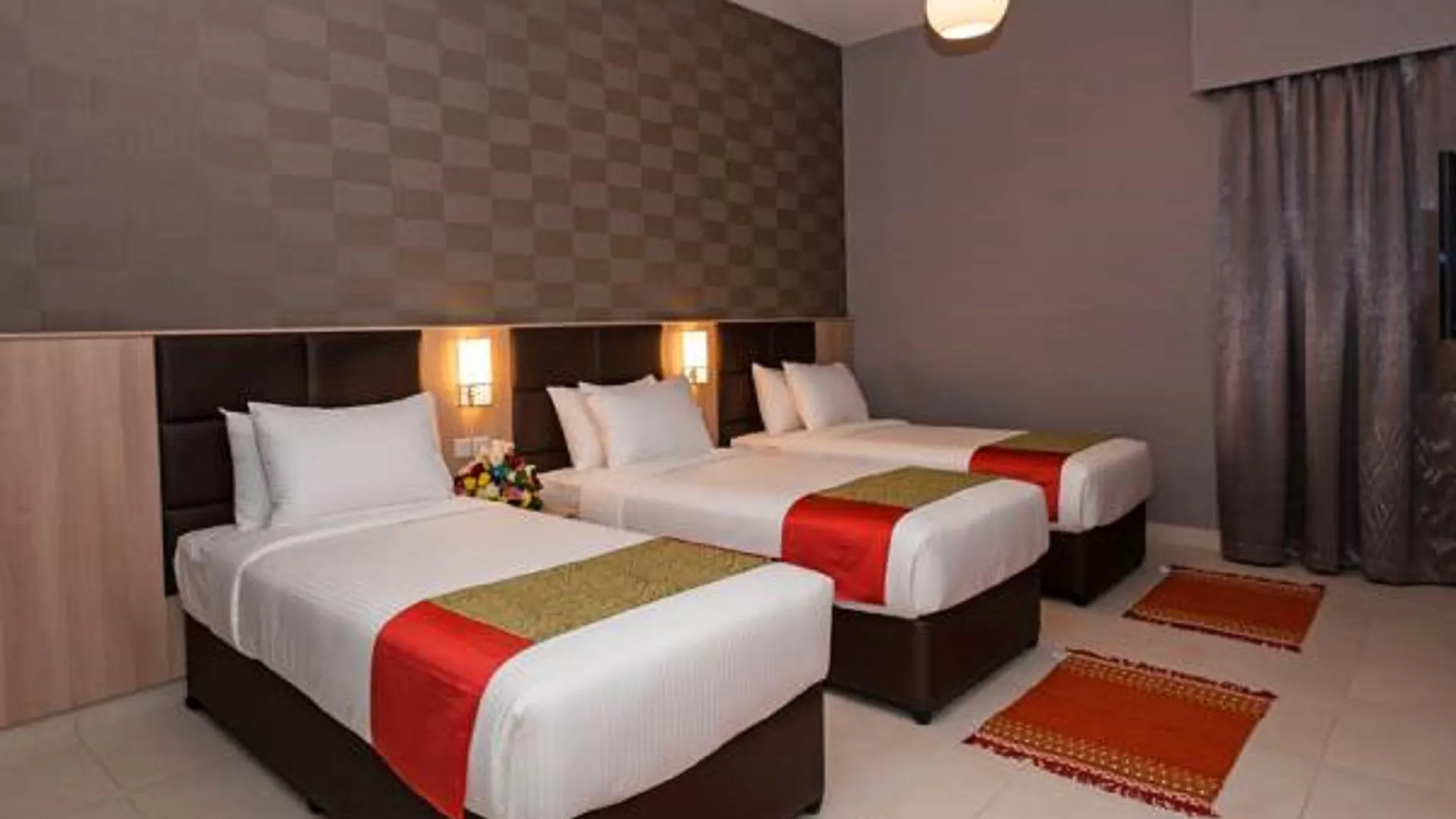 Florida Square Hotel Дубай 2*,